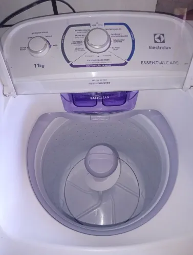 Máquina de lavar roupa Eletrolux seme nova