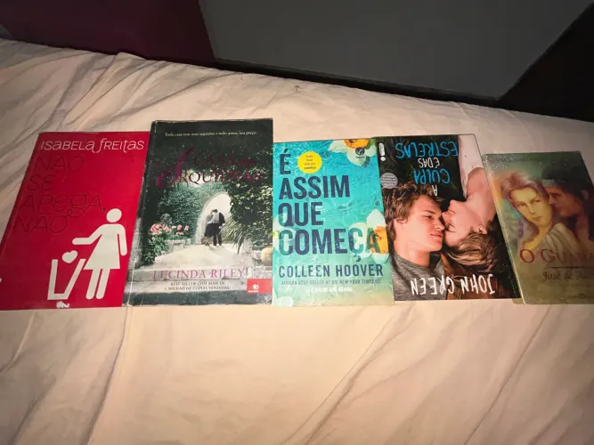 ? Kit com 5 Livros - Romances e Literatura | Colleen Hoover