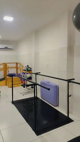 Barra paralela para fisioterapia