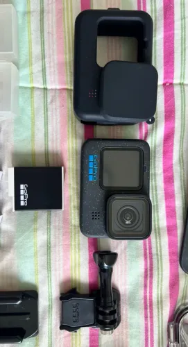 GoPro Hero 12 Black com acessórios