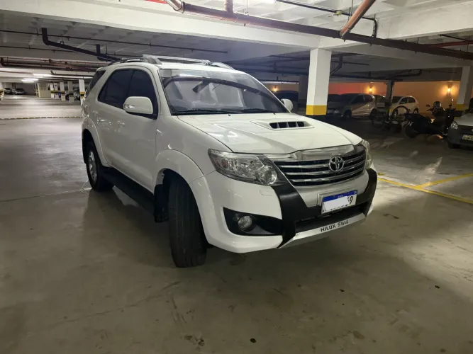 Toyota Hilux SW4 SRV D4-d 4X4 3.0 TDI Dies. AUT 2015