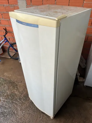 Geladeira consul funcionando perfeitamente faço a entrega dependendo a localização