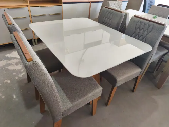 Mesa de jantar com 4 cadeiras tempo de vidro