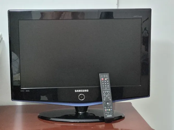 TV Samsung LCD 26    *****(LEIA O ANUNCIO)