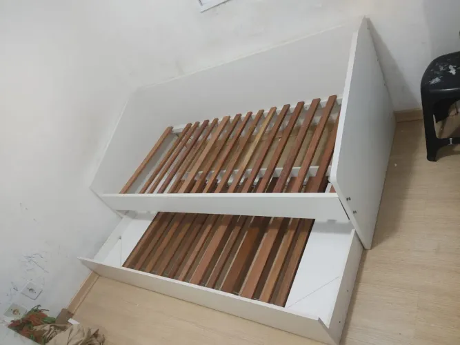 Vendo Cama com Cama Auxiliar e Leva Cômoda de Brinde