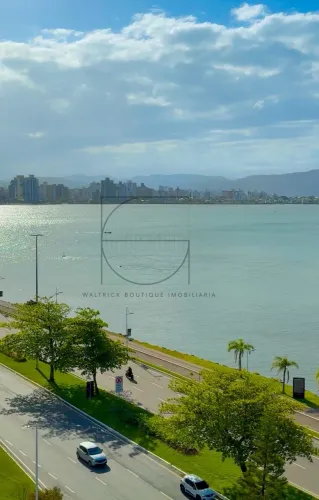 Apartamento 3 dormitórios Beira Mar