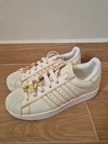 Tenis adidas superstar