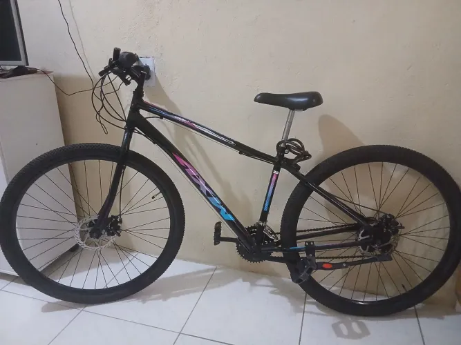 Bicicleta sem defeito, conservada