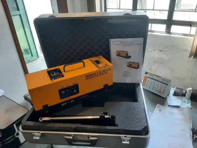 Retrorrefletômetro MIROLUX PLUS MP-12 para Sinalização Viária horizontal