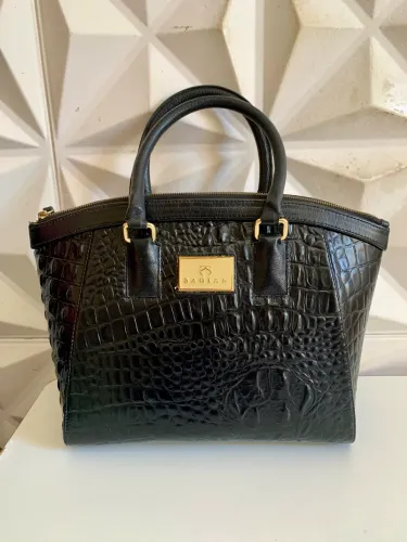 Bolsa Feminina Sagian Preta Croco Couro Legítimo de Mão Estruturada - Elegante - Nova
