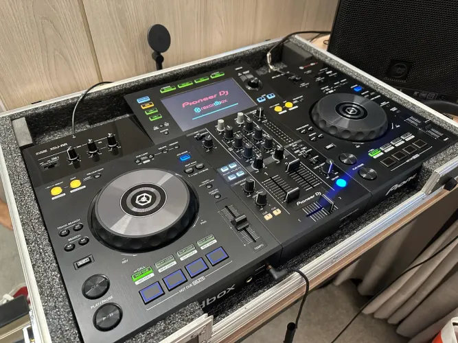 Pioneer XDJ-RR Nova + Case Premium