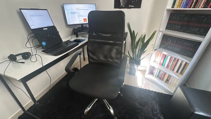 Kit Escritório - Mesa + Cadeira +Livreiro