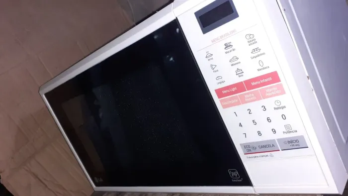 Microondas da LG "NO PLASTICO"muito novo .