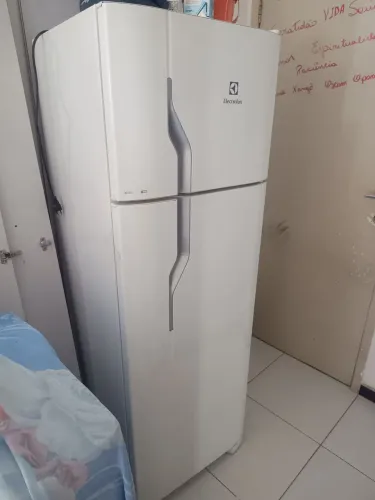 Geladeira Electrolux frozfree Dc35a