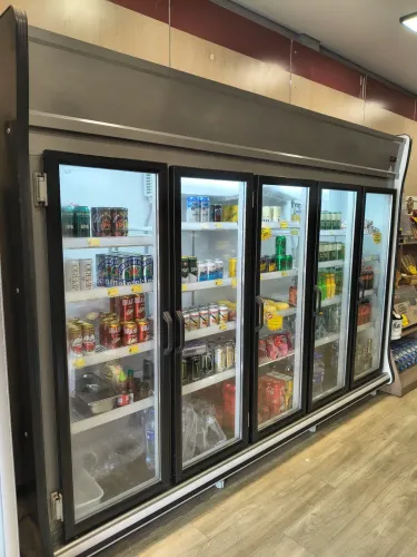 Geladeira expositora de bebidas Gelopar