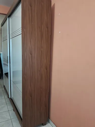 Guarda-roupa em ótima condição 