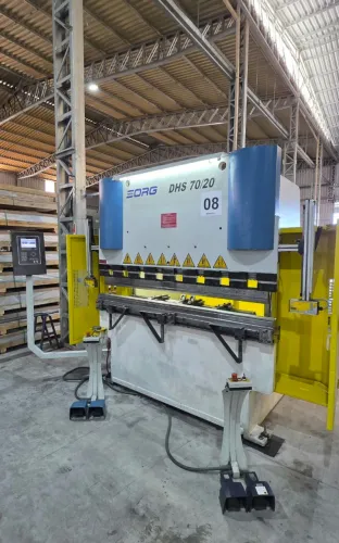 Dobradeira Hidráulica CNC 2 m