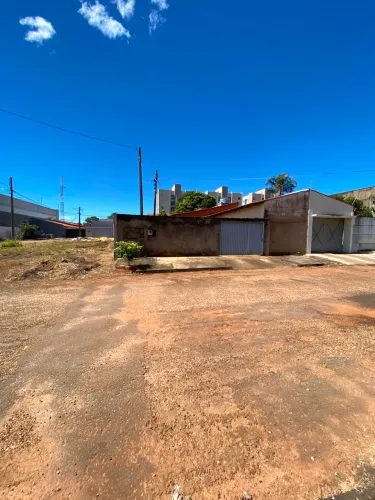ALUGA-SE CASA 203 NORTE