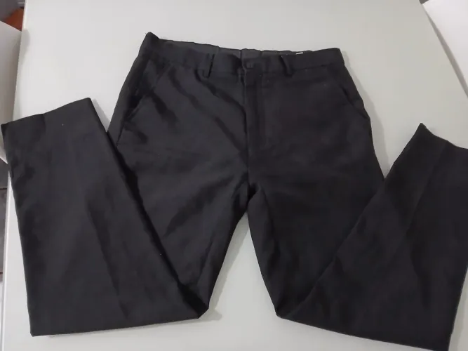 Vendo essa calça social Masculino num 38/40 usada em bom estado