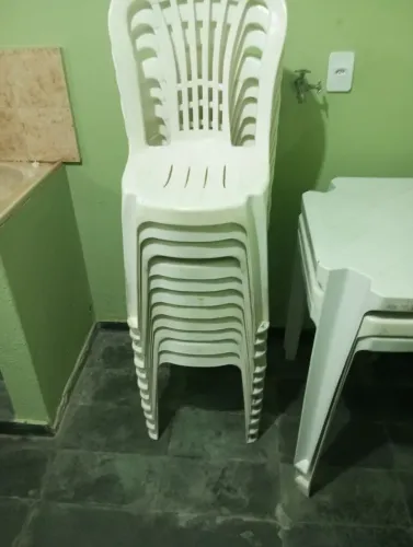 Mesa e cadeira