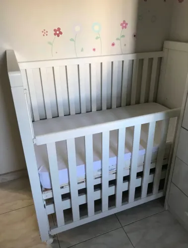 Berço Somniare Classic 2 em 1 vira mini cama