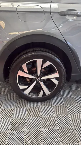 Vendo Jogo de rodas Novas Nivus Highline Pneu Bridgestone Turanza 205/55R17 