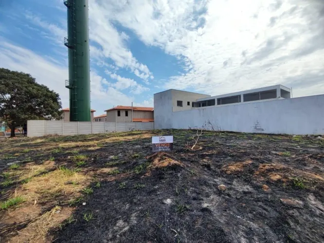 Terreno à venda em Americana-SP, Loteamento Residencial e Comercial Bairro Pacaembu, 483m²