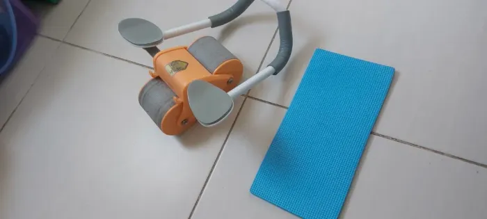 Aparelho de Ginástica Abdominal com Joelheira