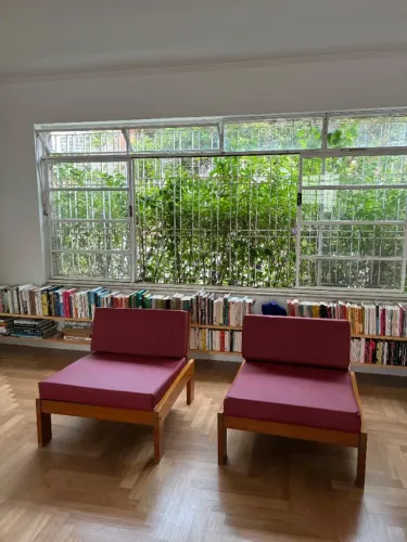 Par de poltronas design dos anos 1980