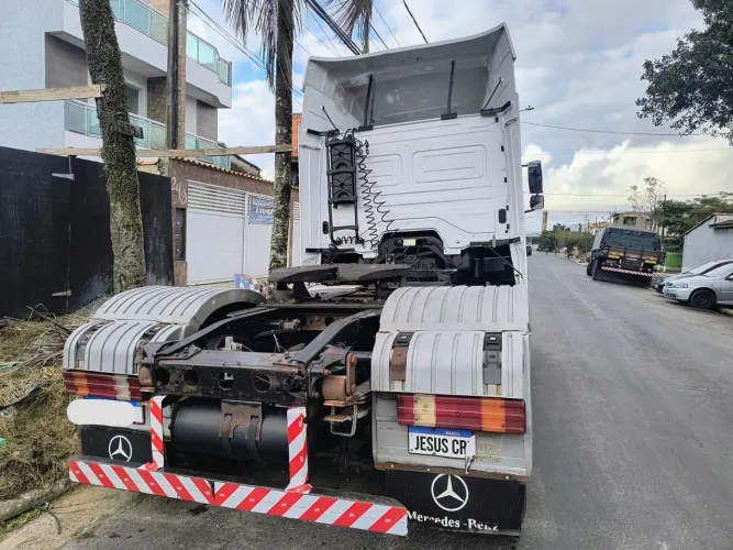Vende-se Caminhão Mercedes, Axor 1933