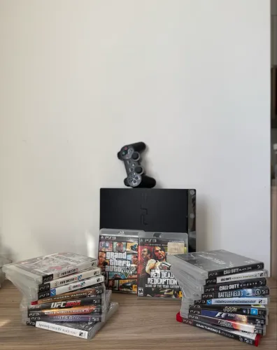 PlayStation 3 Slim + 19 Jogos Originais - Excelente Estado