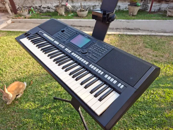 Teclado Yamaha PSR-S750