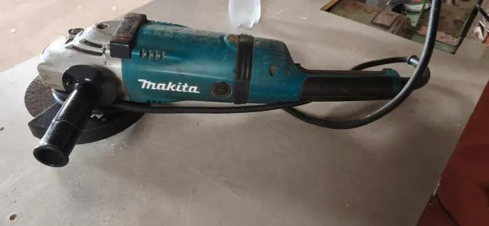 Esmerilhadeira 9 polegadas 2600 w