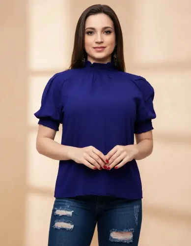 Blusa na cor azul