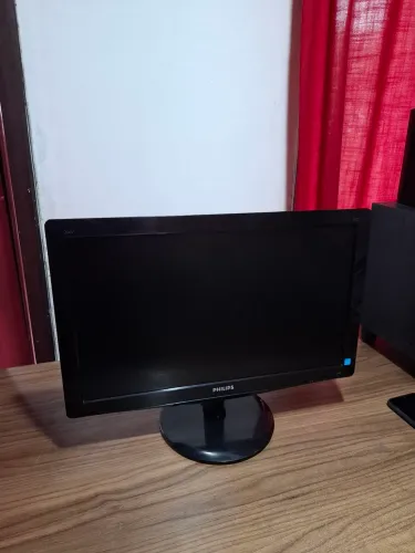 Monitor LED VGA 20" em perfeito estado.