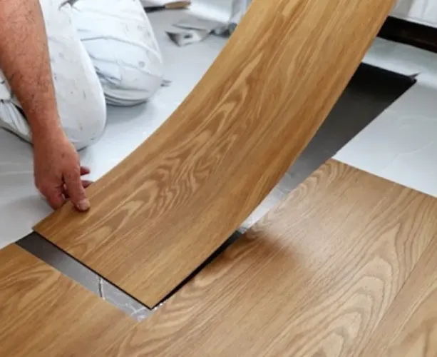 Instalação de laminado e vinílico