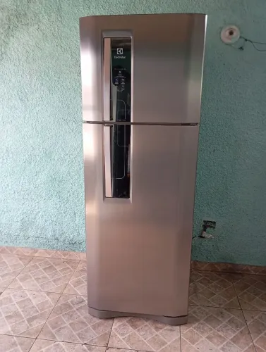 Geladeira Electrolux Frost Free inox 459L semi nova