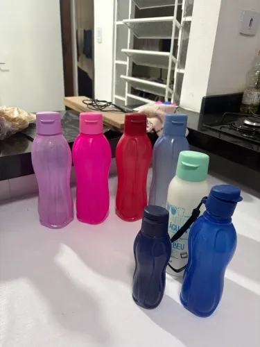 Garrafa tupperware 