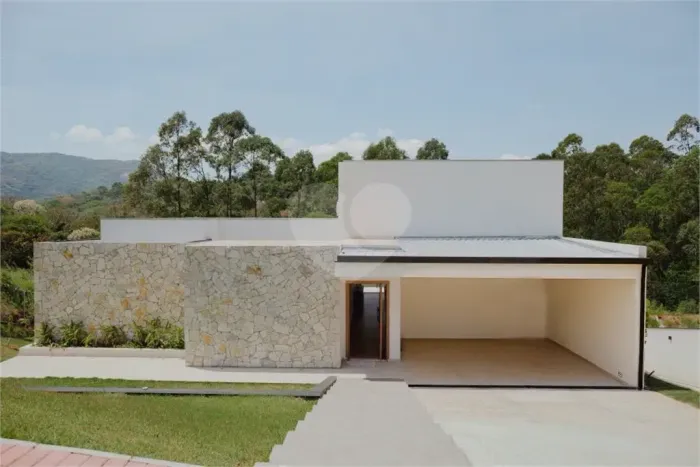 Condomínio Morada do Sol | Casa com Piscina, Espaço Gourmet e 6 Vagas