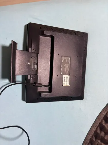 monitor lg flatron l1760 17