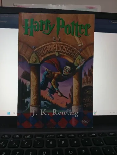 Harry Potter e a Pedra Filosofal Livro I
