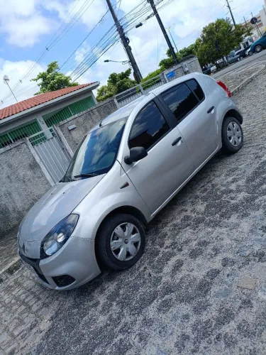 Renault Sandero Authentique Hi-flex 1.0 16V 5P 2011