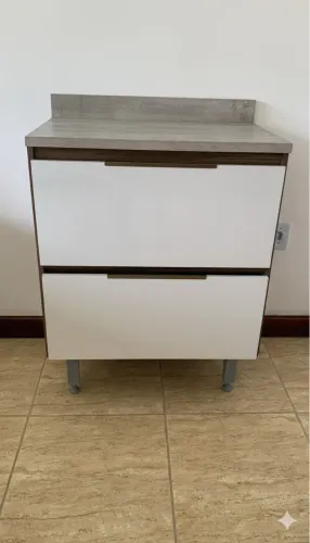 Vendo balcão semi novo 