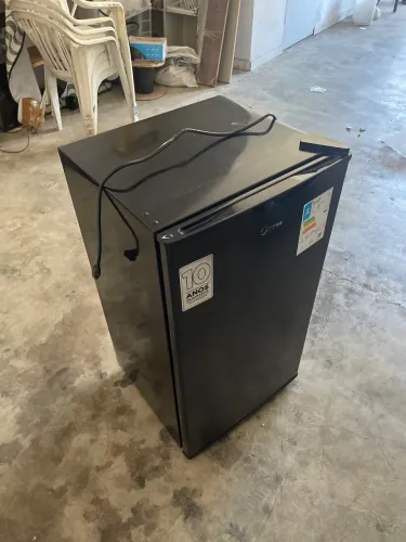 Frigobar Midea 93 L bivolt Inverter