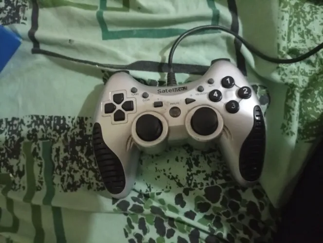 Controle com fio para computador