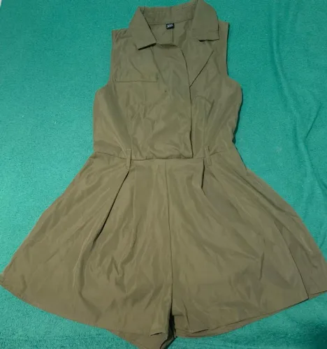 Macacão verde militar