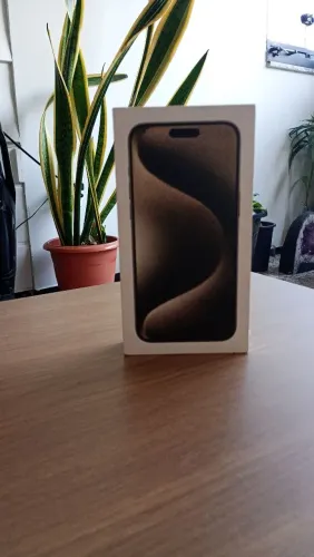 Caixa Original iPhone 15 Pro Max - Titanium - 256GB