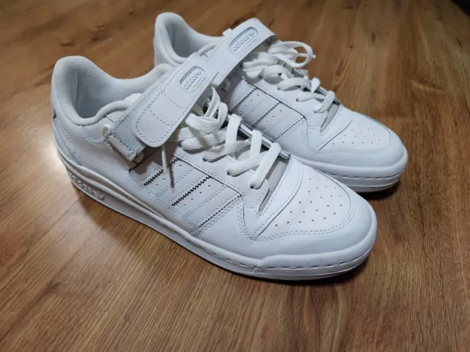 Adidas Forum Low 41 (Cloud White)