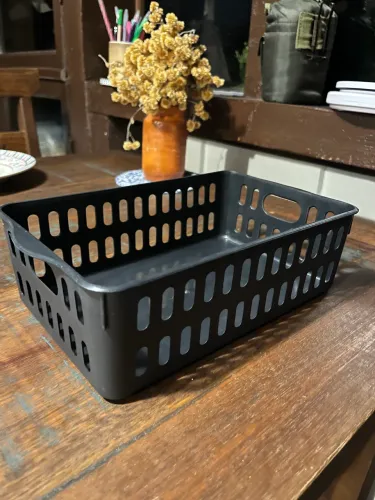 Cesto Organizador Plástico Retangular Vazado - Cor Preta