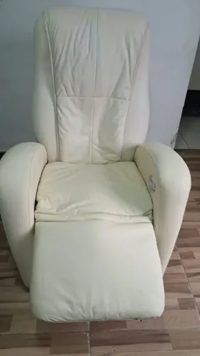 Poltrona massageadora em ótimo estado funcionando (Entrego))
